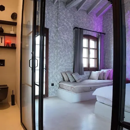 Chi House *